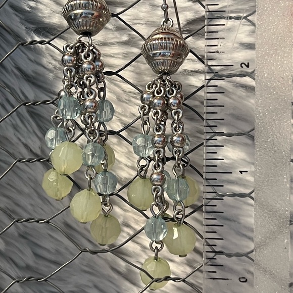 Beautiful silver tone, pale yellow green and pale blue beads earrings - Picture 4 of 4